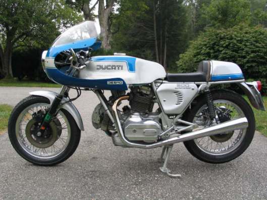 The Mighty Ducati 900ss