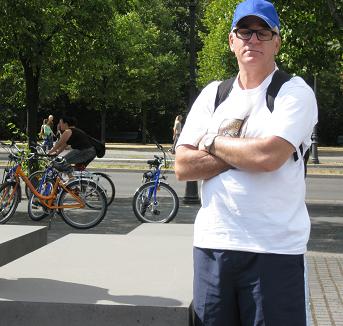 Emmjay's cool indifference to Aussie yobbos